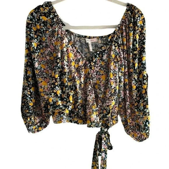 NWOT Black Floral Crop Wrap Top w Tie - Picture 1 of 5